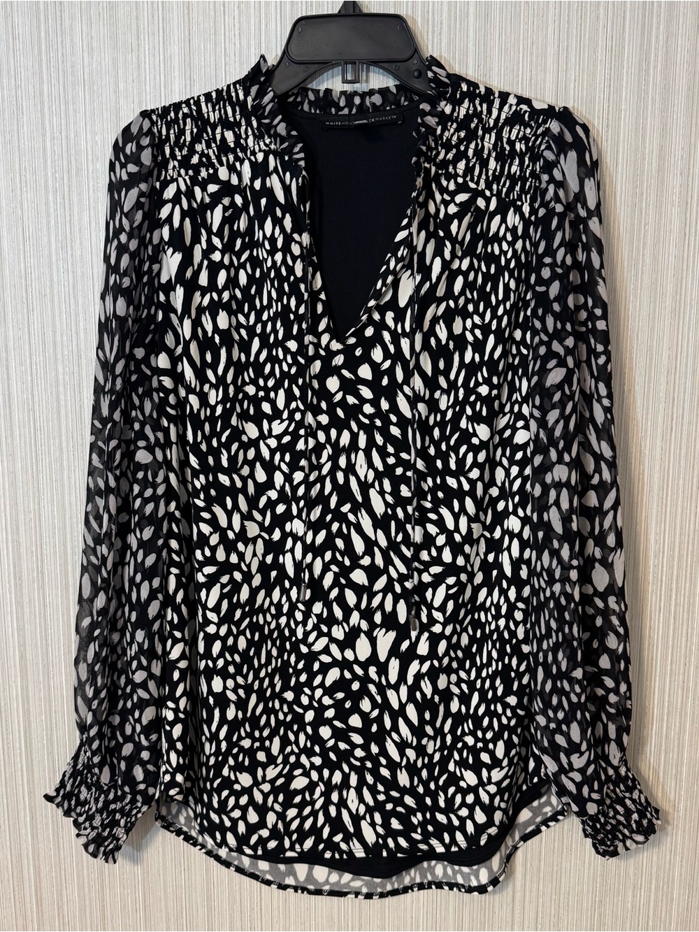 WHBM White House Black Market Long Sleeve Flowy Blouse Top Medium